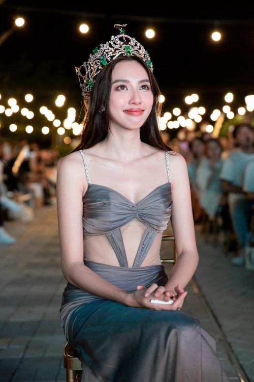 Hoa hậu Thủy Tiên hiện ra sao sau khi Quang Linh Vlogs, Hằng Du Mục bị tạm giam?
