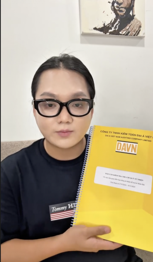 Chủ tài khoản ngân hàng tên LA TRAN NGOC TRAN mà Phạm Thoại liên tục chuyển tiền viện phí là ai?