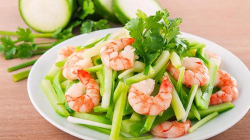 Món ăn từ cần tây.