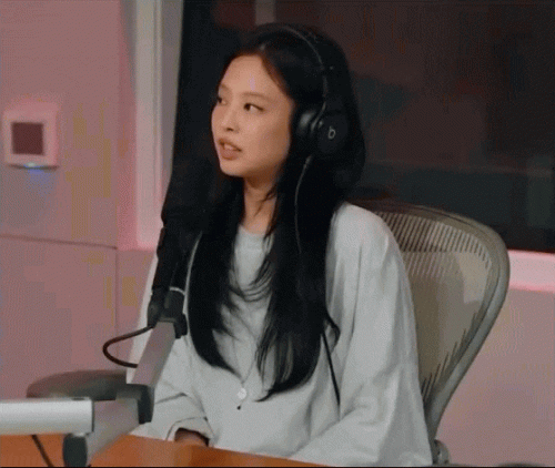 Jennie (BLACKPINK) nói gì mà bị 'ném đá' là quá chảnh?
