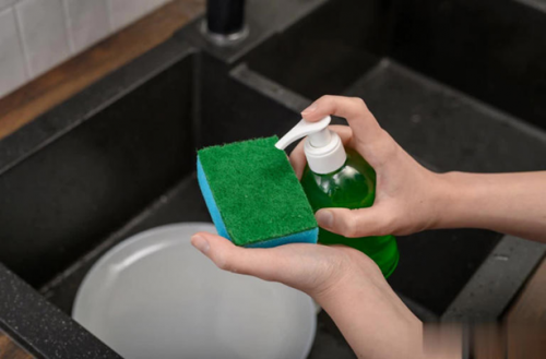 Thói quen rửa bát không tốt
