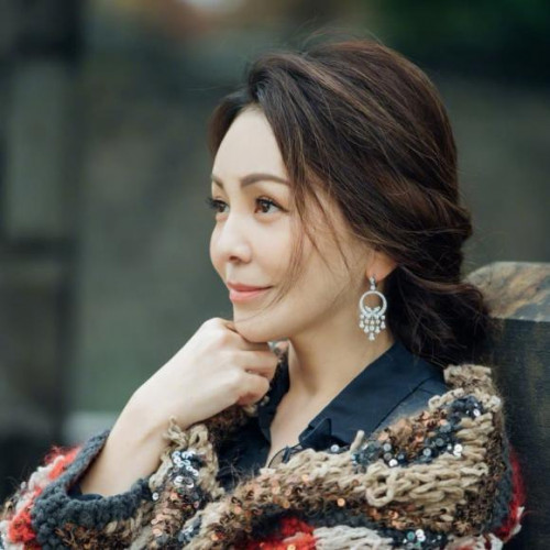 Vương Lâm với làn da trẻ trung