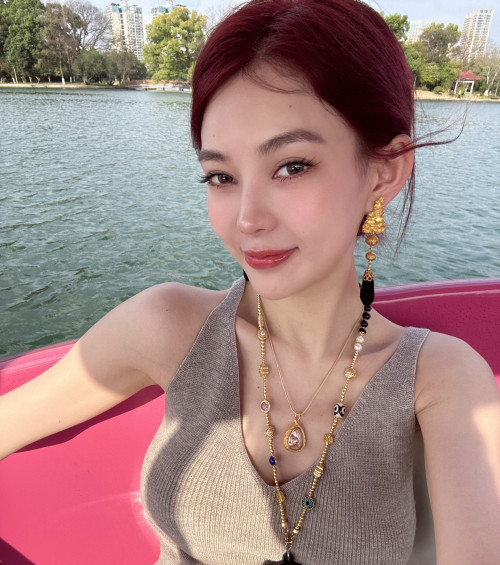Quách Mỹ Mỹ bị xóa số tài khoản livestream