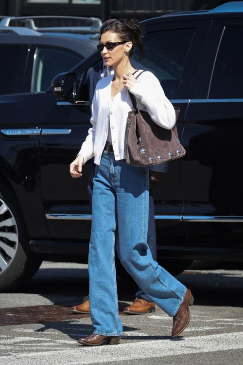 Túi xách to oách được Jennie, Bella Hadid "lăng xê" nhiệt tình- Ảnh 4.