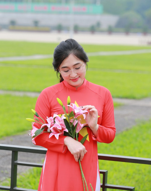 Dòng người chụp ảnh tại Quảng trường