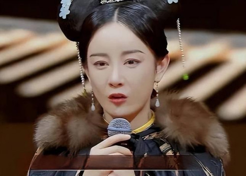 Trương Mộng trong một sự kiện.