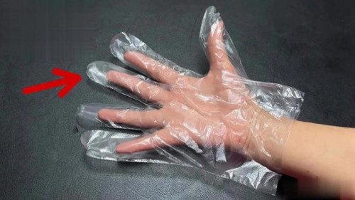 Găng tay dùng một lần