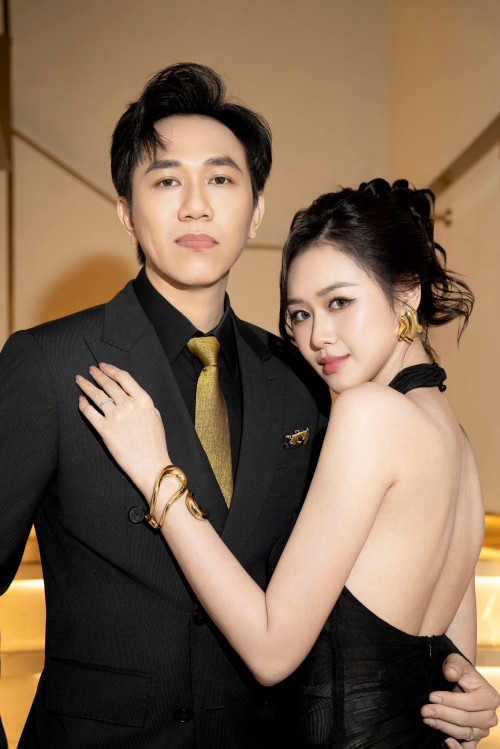 Sao nữ Vbiz bị rối trước tình huống khó xử giữa sự kiện, ông xã diễn viên bị réo tên liên tục- Ảnh 3.