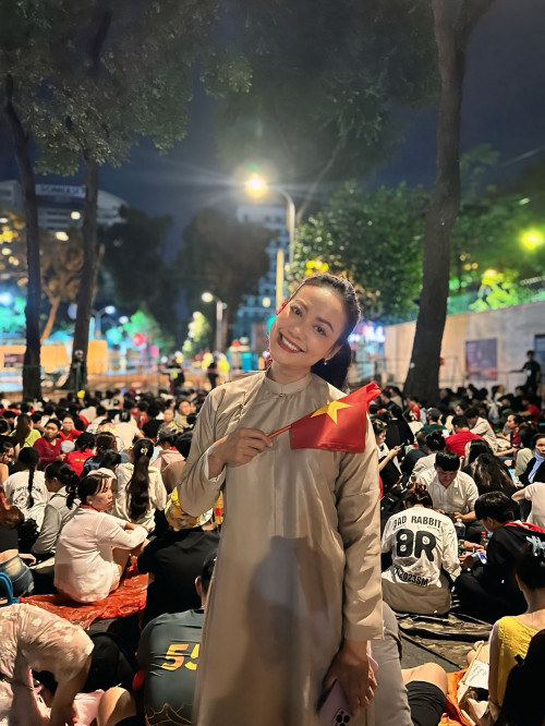 Nghệ sĩ Hồng Ánh hạnh phúc khi được sống trong những ngày hòa bình