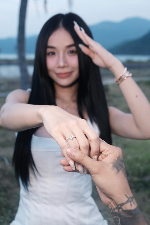 Cindy Lư chính thức nhận lời cầu hôn của Đạt G