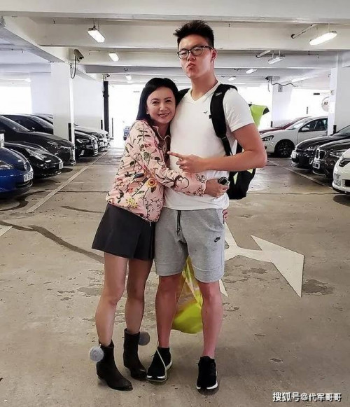 Con trai Tăng Hoa Thiên