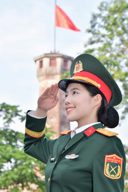 Nữ quân nhân tại Hoa hậu Việt Nam tiếp lửa truyền thống cách mạng của gia đình- Ảnh 5.