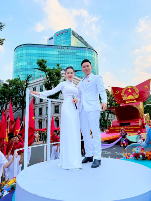 Ca sĩ Võ Hạ Trâm chia sẻ cảm xúc.