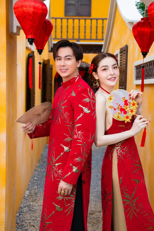 Vbiz có 1 cặp đôi mới: Hint hơn mát, sống chung nhà đủ cả, chính chủ vẫn chơi đầy chuyện yêu?