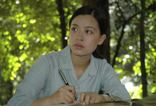 Minh Hương nhận giải Cánh Diều Vàng