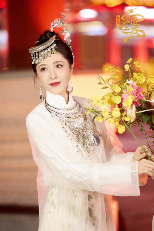 Tăng Lệ gây tranh cãi