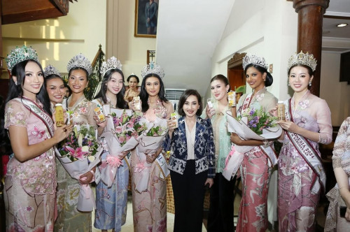 Thanh Thủy và 3 hoa hậu quốc tế