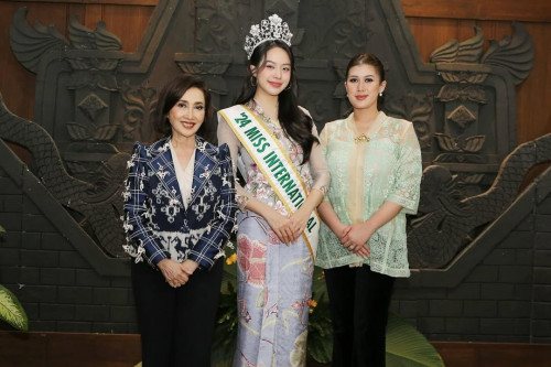 Thanh Thủy và các hoa hậu