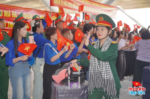 Cảnh tượng tại sân bay Tân Sơn Nhất.