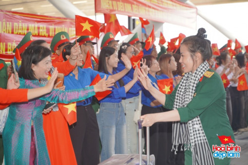 Cảnh tượng tại sân bay Tân Sơn Nhất.