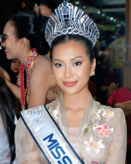 Thanh Thủy và các hoa hậu