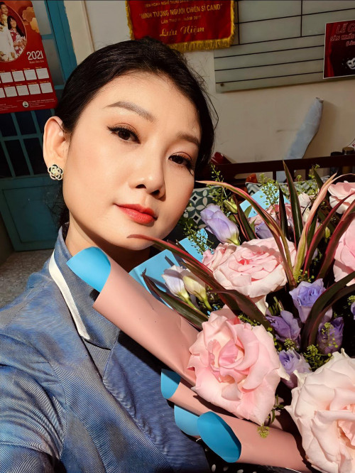 Mũ Uyên - hạnh phúc ở tuổi 50