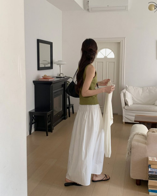 Sandal phối với chân váy dài - Ảnh 4.