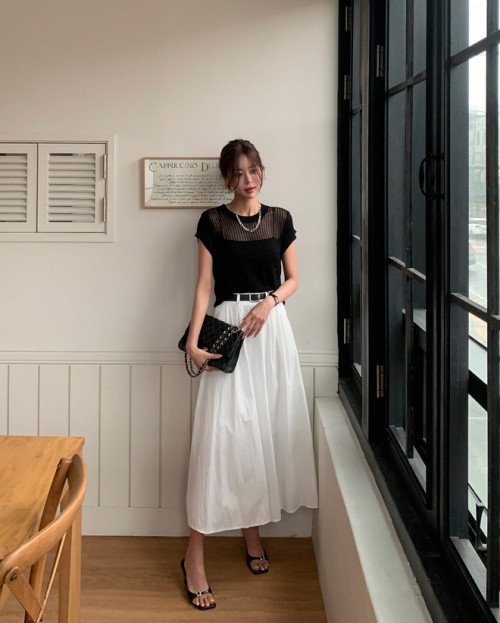Sandal phối với chân váy dài - Ảnh 3.
