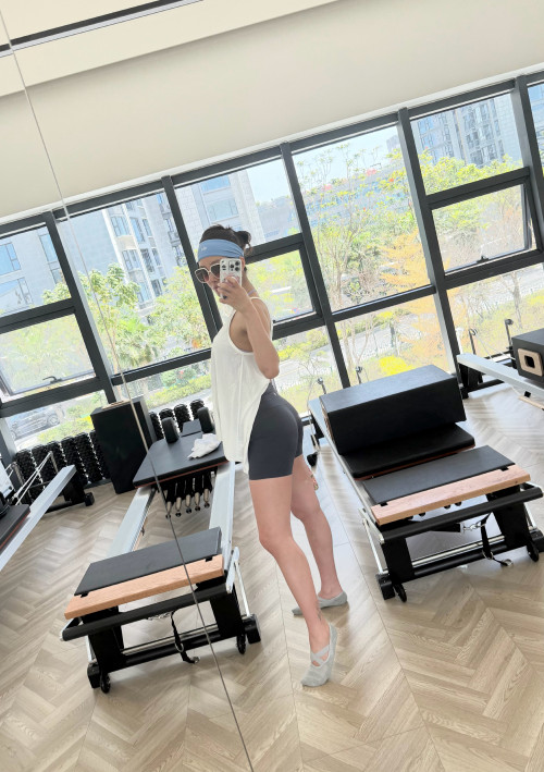 Dương Thái Ngọc khoe bụng bầu