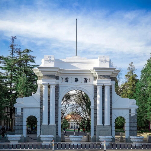 Điểm mặt nhanh 4 "học bá" Việt đỗ Thanh Hóa: Mỗi người một vibe, điểm chung là quá xinh và đỉnh!- Ảnh 1.