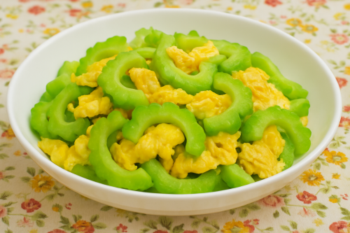 Món khổ qua xào trứng