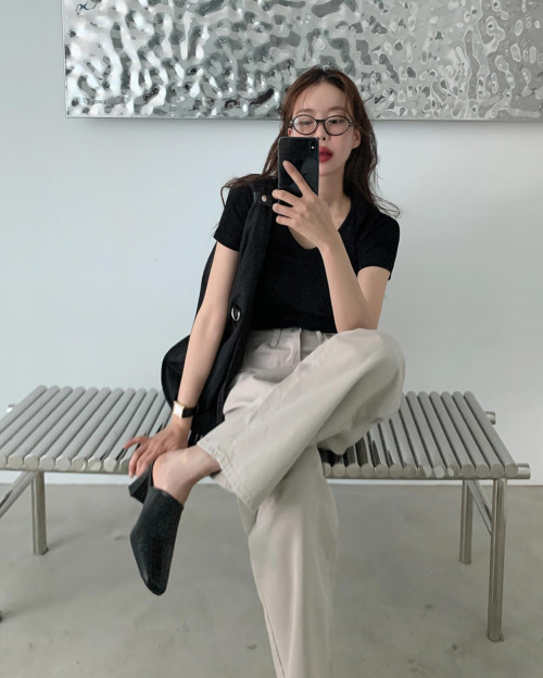 Cách mặc áo thun theo 10 cách đơn giản
