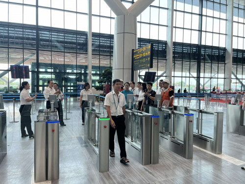Kiểm tra an ninh tại nhà ga T3