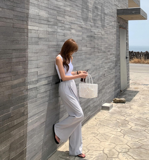 Quần sáng màu trong mùa hè