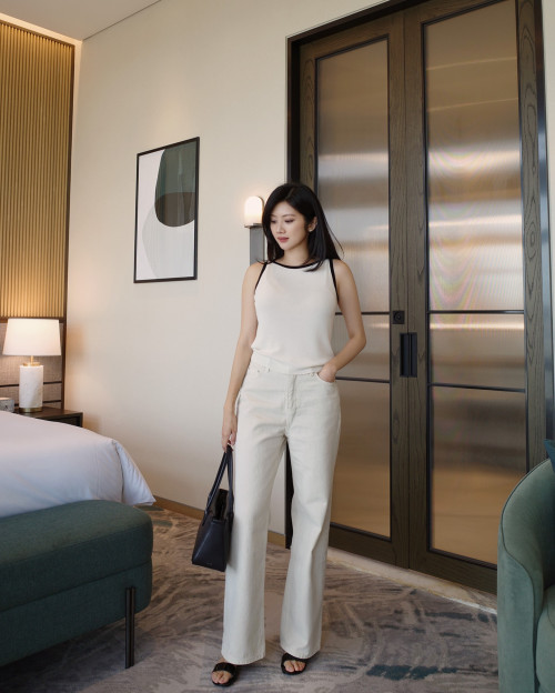 Quần sáng màu trong mùa hè
