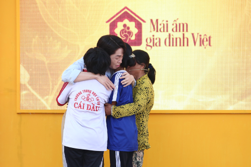 Được Phúc tham gia hoạt động từ thiện