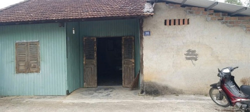 Rùng mình phát hiện thi thể phân hủy trong nhà tạm