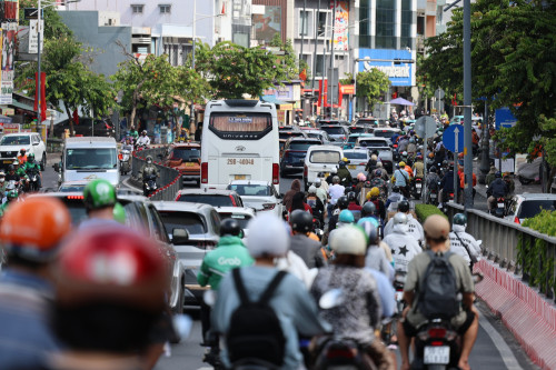 Cầu Nguyễn Văn Cừ, Quận 5