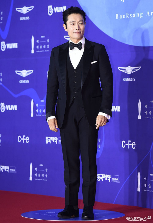 Lee Byung Hun tại Baeksang 2025