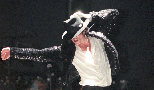 Jung Kook tái hiện Michael Jackson