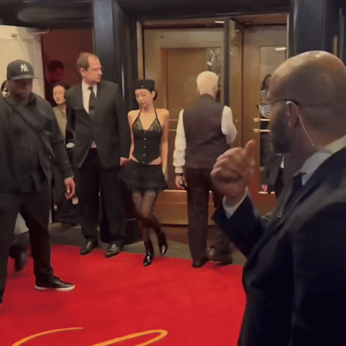 Lisa tại after party Met Gala.