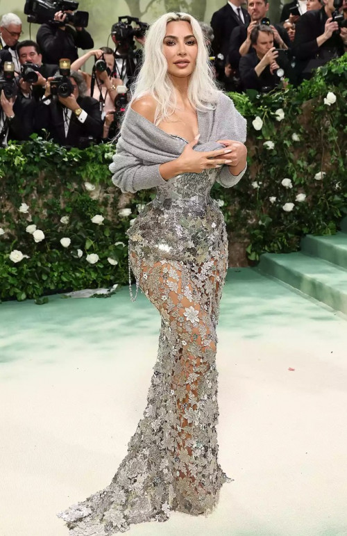 Mặt trái của sự kiện tôn vinh cái đẹp Met Gala