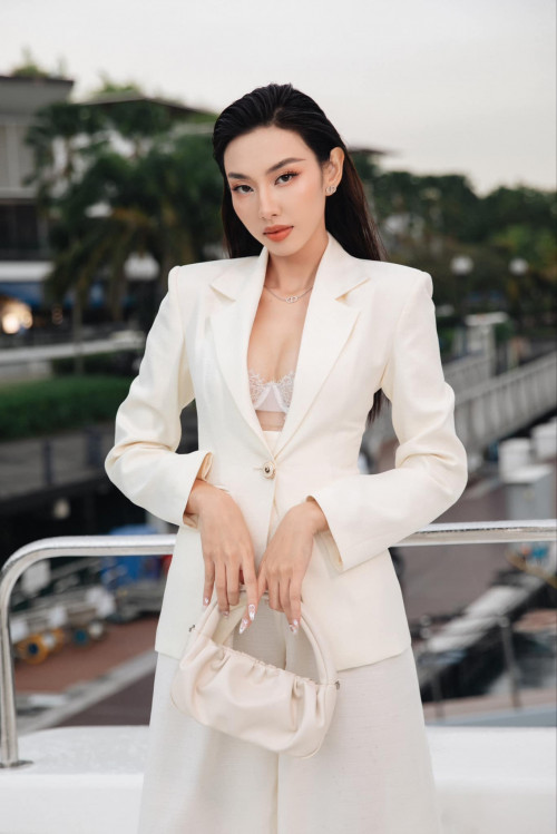 Rầm rộ tín hiệu mới nhất của Hoa hậu Thuỳ Tiên?- Ảnh 4.
