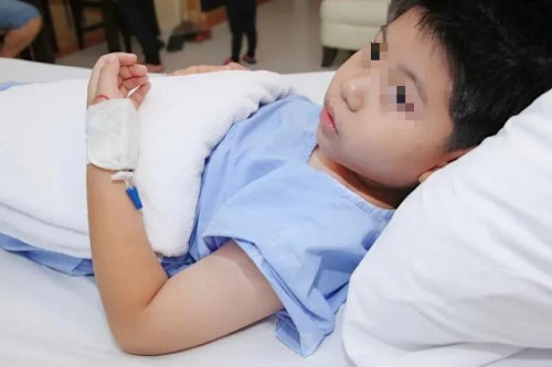 Trẻ em không nên tiêm vắc xin sống khi vừa truyền máu