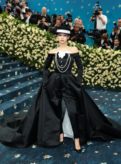 Jennie Kim tại Met Gala 2025