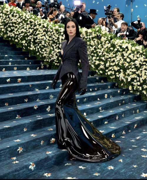Cú lừa lớn nhất Met Gala 2025 gọi tên Katy Perry- Ảnh 3.