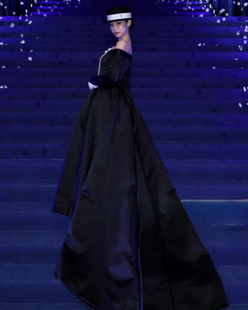 Jennie tại Met Gala 2025 - Ảnh 4.