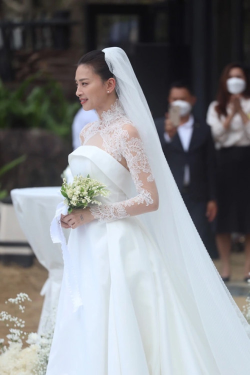 Ngô Thanh Vân xuất hiện lộng lẫy trong ngày trọng đại