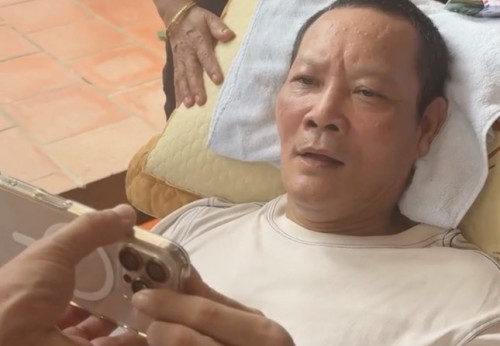 Diễn viên Thái Hòa đột quỵ: Năm một chỗ suốt nửa năm, sống nương nhờ vì không có tiền chữa trị.