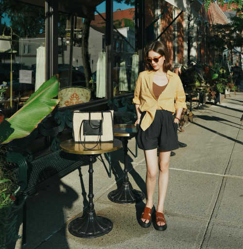 Áo len và quần short